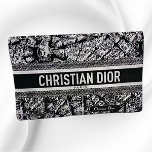 Dior Beauty Plan De Paris Cosmetic Pouch